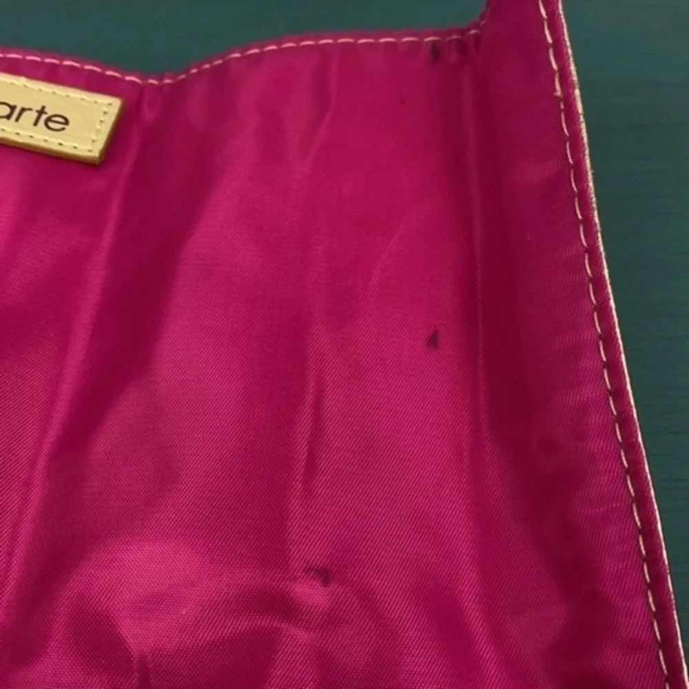 Tarte gold brush holder bag‎